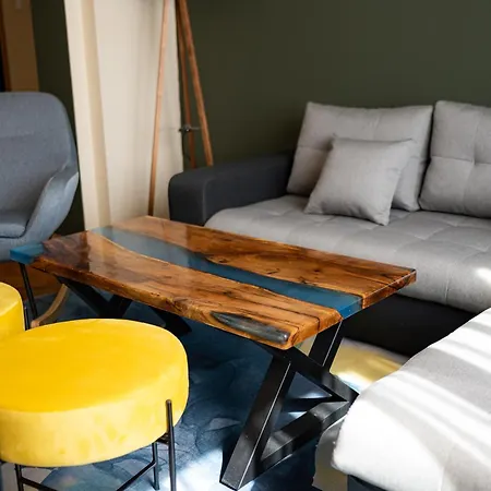 2 Deluxe Apartments, Center Free Parking, 4 Bdr