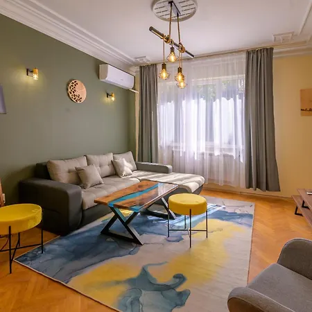 2 Deluxe Apartments, Center Free Parking, 4 Bdr