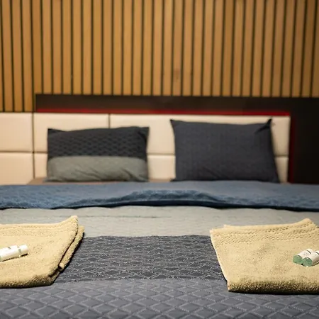 2 Deluxe Apartments, Center Free Parking, 4 Bdr Apartmán