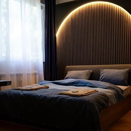 Apartmán 2 Deluxe Apartments, Center Free Parking, 4 Bdr