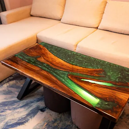 2 Deluxe Apartments, Center Free Parking, 4 Bdr *