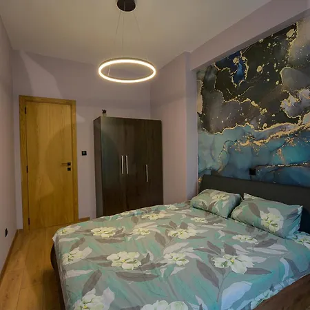 2 Deluxe Apartments, Center Free Parking, 4 Bdr 아파트 *