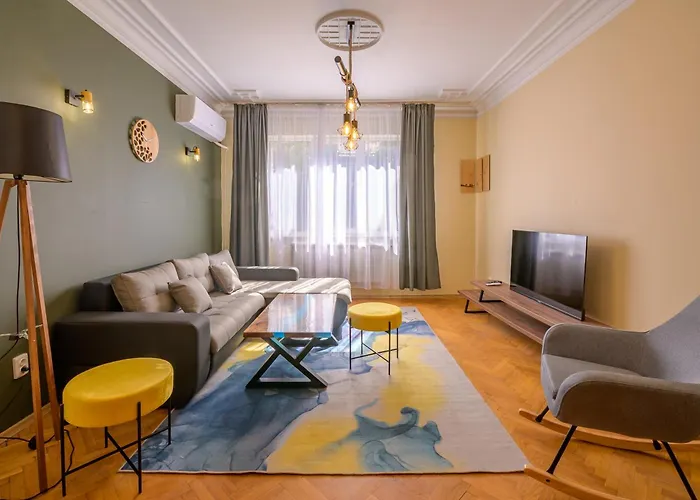 2 Deluxe Apartments, Center Free Parking, 4 Bdr ソフィア