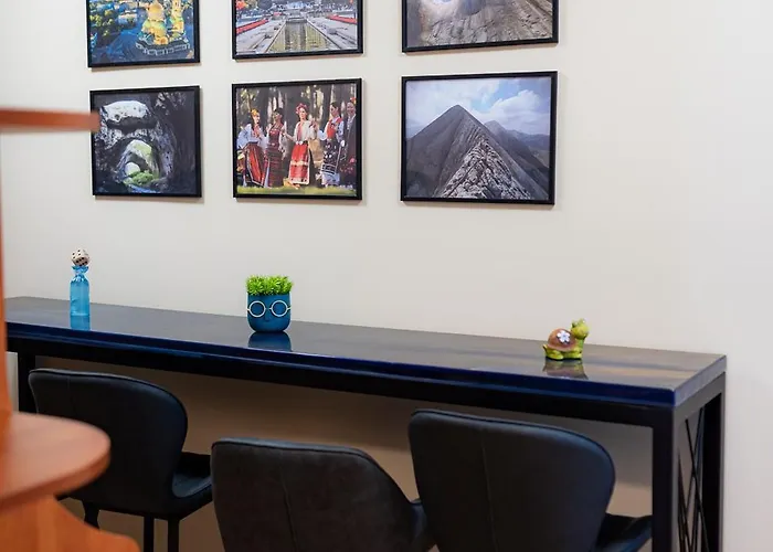 2 Deluxe Apartments, Center Free Parking, 4 Bdr * ソフィア