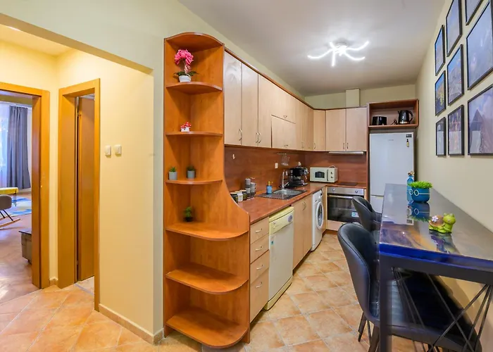 アパート 2 Deluxe Apartments, Center Free Parking, 4 Bdr *