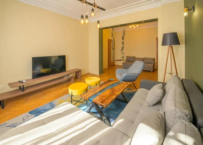 アパート 2 Deluxe Apartments, Center Free Parking, 4 Bdr ソフィア