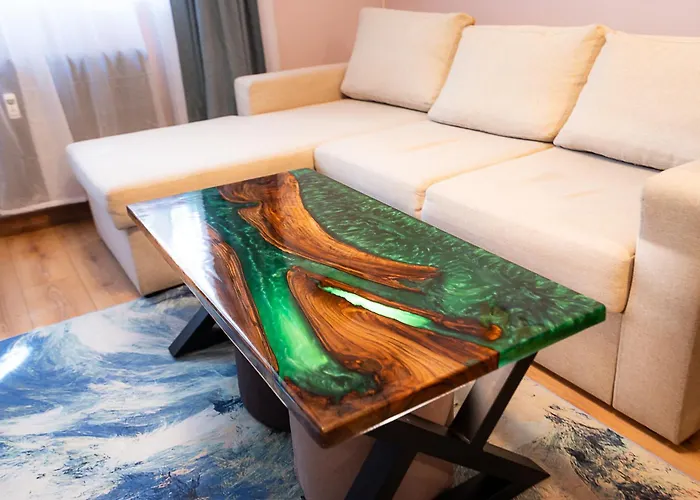 2 Deluxe Apartments, Center Free Parking, 4 Bdr *