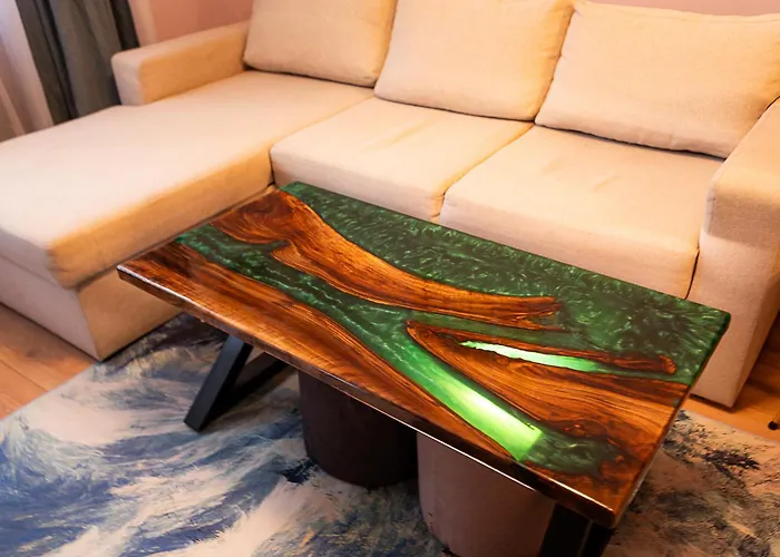 2 Deluxe Apartments, Center Free Parking, 4 Bdr *