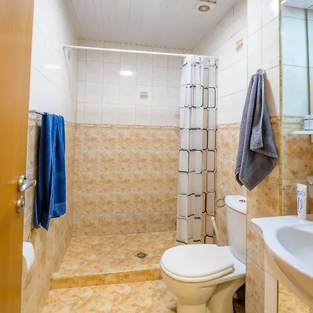 2 Deluxe Apartments, Center Free Parking, 4 Bdr Daire Sofya