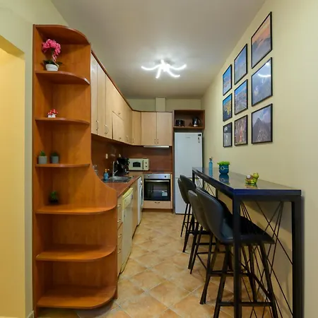 Daire 2 Deluxe Apartments, Center Free Parking, 4 Bdr